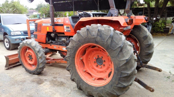 ขาย KUBOTA  M5000 รุ่นล่าสุดเซฟตี้สตาร์ท เครื่องดี เกียร์ดีไม่หอน มีอุปกรณ์ต่อพ่วงราคาพิเศษ