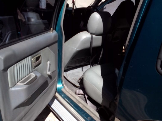 แลกหัวยาวครับ  เอามาทำเทลเลอร์ อิซูซุแกรนแอดแวนเจอ์  เดิมๆ ไม่เคยทำสี  วางเครื่องเจ ติดแก๊สมาจากศูนย์สามหมืนกว่าเข้าเล่มแล้วประหยัดทะเบียนสวยยกให้เลย  แอร์เย็น  เครื่องcd ราคา คุยกันได้  ถูกใจยกให้เลย  เหมาะมากกับครอบใหญ่  รีบตัดสินใจครับ หรือมีรถไถแลกก็เ