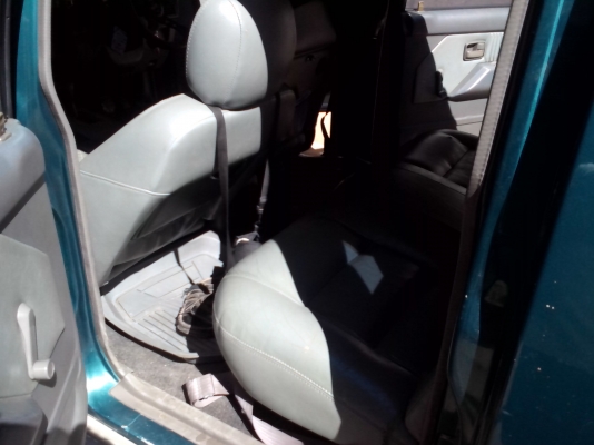 แลกหัวยาวครับ  เอามาทำเทลเลอร์ อิซูซุแกรนแอดแวนเจอ์  เดิมๆ ไม่เคยทำสี  วางเครื่องเจ ติดแก๊สมาจากศูนย์สามหมืนกว่าเข้าเล่มแล้วประหยัดทะเบียนสวยยกให้เลย  แอร์เย็น  เครื่องcd ราคา คุยกันได้  ถูกใจยกให้เลย  เหมาะมากกับครอบใหญ่  รีบตัดสินใจครับ หรือมีรถไถแลกก็เ