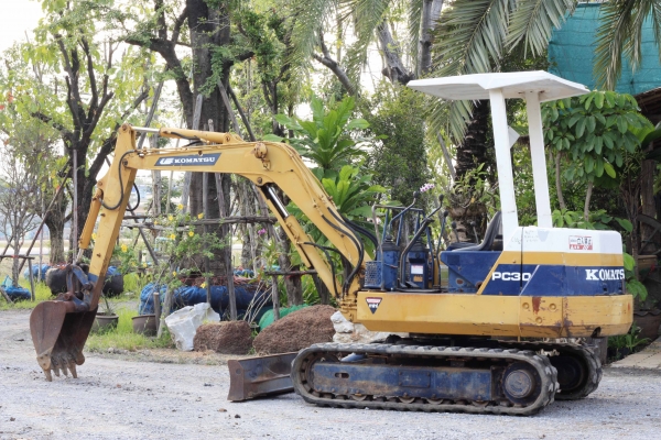 ขายรถแม็กโคร KOMATSU PC30-6 เก่านอกแท้ๆ สภาพดีพร้อมใช้งาน ไม่เคยใช้งานในเมืองไทย 086-775-7900