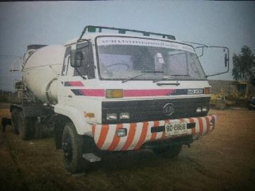 ขายรถโม่ปูน NISSUN UD 230 โม่ตรง