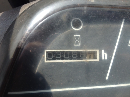 รถขุด แบคโฮล KOMATSU PC35R-8 มีหัวเก๋ง นำเข้า มือสองจากญี่ปุ่นแท้ๆ