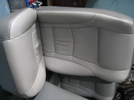 เบาะหนัง 9 ที่นั่ง รถตู้คอมมิวเตอร์ สภาพ 80 \% เบาะหนัง 9 ที่นั่ง รถตู้คอมมิวเตอร์ สภาพ 80 \%