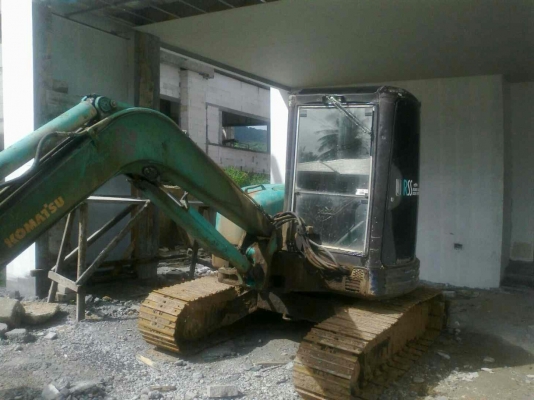 Komatsu PC 40 FR มีหัวเก๋ง แอร์เย็น สวยๆเต็มระบบ พร้อมใช้งาน