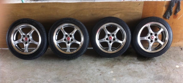 ขายล้อTom's Limited E.ล้อแท้ขอบ15 5รู100 พร้อมยาง