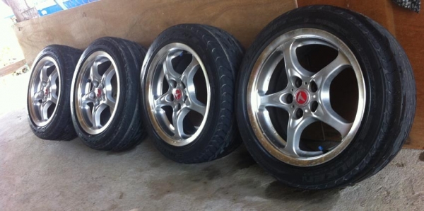 ขายล้อTom's Limited E.ล้อแท้ขอบ15 5รู100 พร้อมยาง