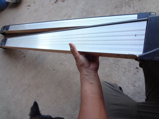 บรรไดข้างโล สวยๆ