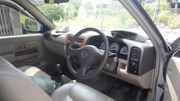 ขายรถกะบะนิสสันฟรอนเทีย 4 ประตู