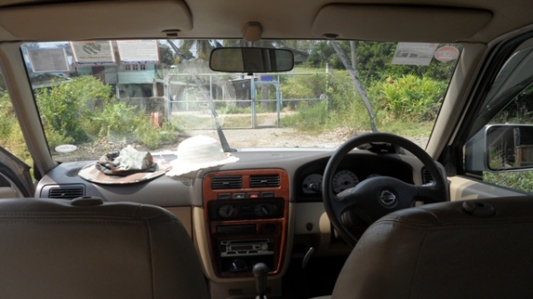 ขายรถกะบะนิสสันฟรอนเทีย 4 ประตู