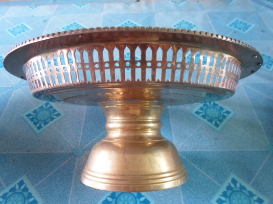 ถาดทองเหลือง ลายเทพพนม 3 ใบ 4,000