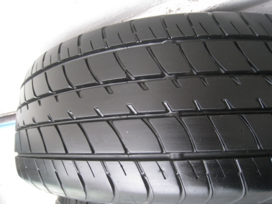 ขายล้อแม็กมือสอง Toyota vios 12 ก้าน 15"x5.5" et45 4รู100+ยางผลิตสัปดาห์ที่52 ปี10 สนใจติดต่อเล็กคลองสามครับ (081-3747940)