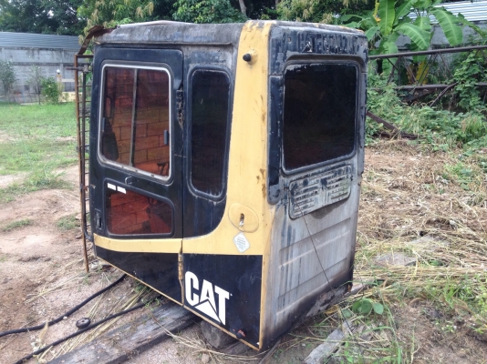 ขายด่วนหัวเก๋ง cat 320v2 สภาพพร้อมใช้งาน มีกล่องไฟด้วยครับ