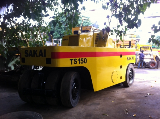 ขายด่วนรถบดล้อยาง9ล้อSAKAI TS150 พร้อมใช้
