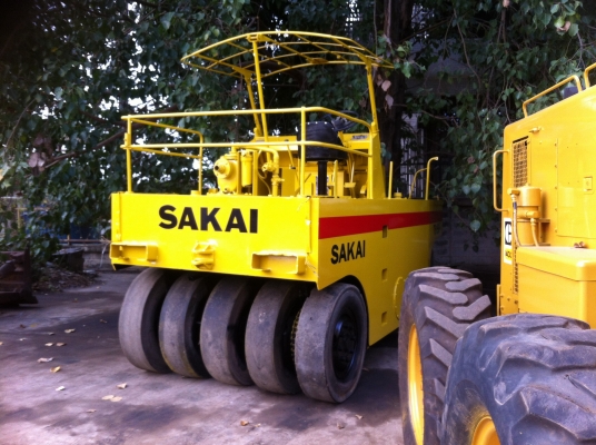 ขายด่วนรถบดล้อยาง9ล้อSAKAI TS150 พร้อมใช้