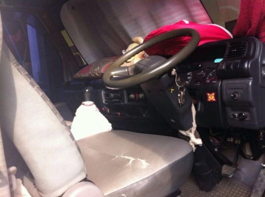 รถอีซูซุ 6 ล้อ ตู้แห้ง 150 แรงม้า ปี 49 ( รถวิ่ง 12x,xxx กม. ) สนใจติดต่อ 081 - 6079515 รถอีซูซุ 6 ล้อ ตู้แห้ง 150 แรงม้า ปี 49 ( รถวิ่ง 12x,xxx กม. ) สนใจติดต่อ 081 - 6079515