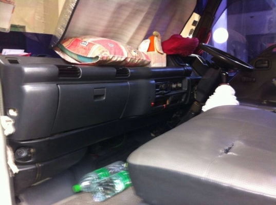 รถอีซูซุ 6 ล้อ ตู้แห้ง 150 แรงม้า ปี 49 ( รถวิ่ง 12x,xxx กม. ) สนใจติดต่อ 081 - 6079515 รถอีซูซุ 6 ล้อ ตู้แห้ง 150 แรงม้า ปี 49 ( รถวิ่ง 12x,xxx กม. ) สนใจติดต่อ 081 - 6079515