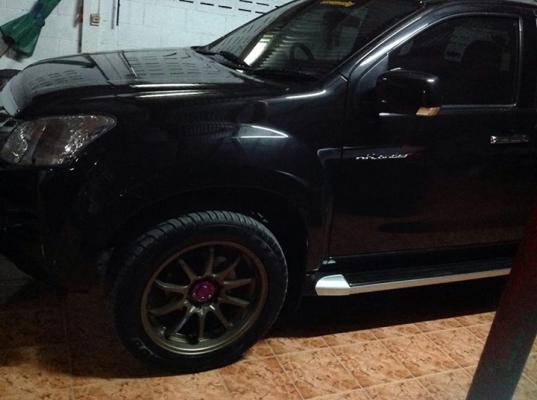 ขายแม็กซิ่ง CE 28 20''*9'' พร้อมยาง MAXXIS 265/50/20  หล่อๆ ขายเพราะจะเปลี่ยนลาย