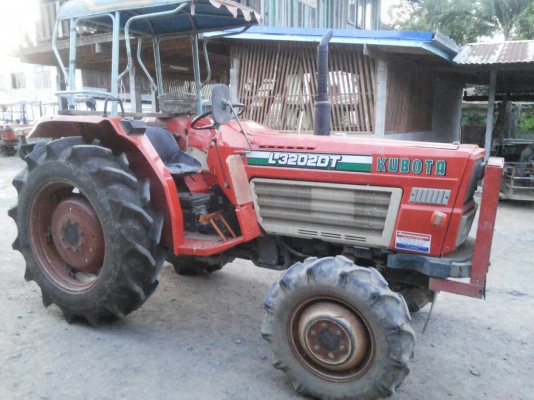 ปัญญาแทรคเตอร์มาแล้ว...จัดมาให้ครับ คูโบต้า L3202DT 4WD ตัวเปล่า
