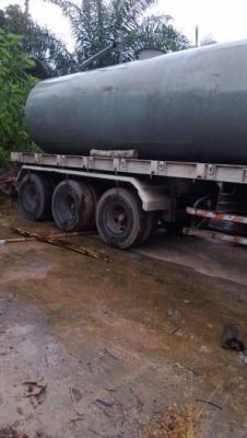 รถอีซูซุ 10 ล้อ หัวลาก เปลื่ยนเครื่อง 270 แรงม้า  ( ขายพร้อม หางสามมิต 3 เพลาแท้. )  สนใจติดต่อ 081 - 6079515