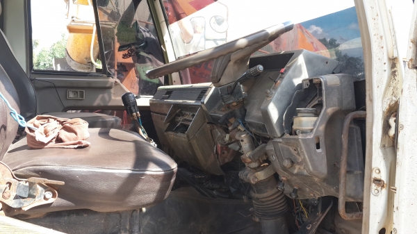 ขายด่วนไอ้หลงเบรคใหญ่สิบปีดสองเพลาดั้ม FN527MTE195แรง  พร้อมใช้จัดแนนท์ได้โทร 0801515451