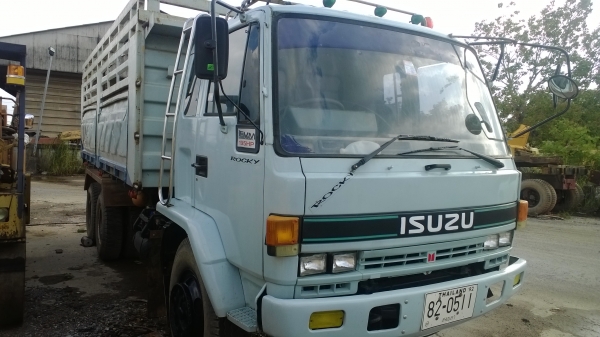 10ล้อดั้ม195 แรง ร็อค FVZ32MZP R เครื่อง6HE1 รถห้างแท้เดิม เก็บสีใหม่..