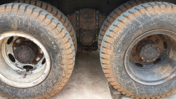 ขายด่วนไอ้หลงโบสองเพลาดั้มสบสปีดFN527MTF3800 สภาพพร้อมใช้จริงโทร0801515451