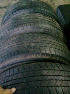 ล้อแม็กฟอร์จูน R17  ยาง 265-70-17ใช้ต่อสบายไม่รั่วไม่ปะไม่มีกินข้างใช้ต่ออีกสองปีคุ้มครับ