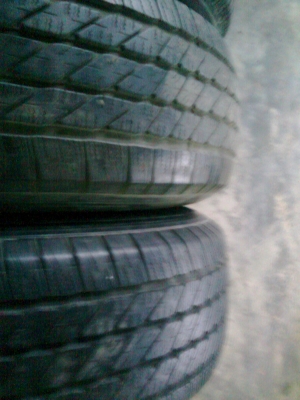 ล้อแม็กฟอร์จูน R17  ยาง 265-70-17ใช้ต่อสบายไม่รั่วไม่ปะไม่มีกินข้างใช้ต่ออีกสองปีคุ้มครับ
