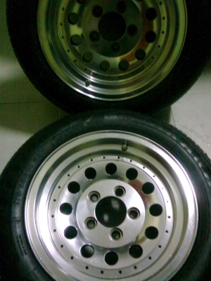 แม็กหยดน้ำพร้อมยางสดๆ(ขายถูก)ขายทิ้ง1ชุด