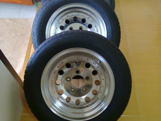 แม็กหยดน้ำพร้อมยางสดๆ(ขายถูก)ขายทิ้ง1ชุด