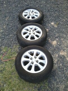 ขายแม็ก MITSUBISHI Lancer ขอบ 14 นิ้ว 4 รู แม็กมี 3 วงที่เหมือนกัน อีกวงเป็นอีกแบบขาย 2,500 บาท