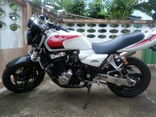 ขาย CB 1300 ปี 99 สเปค USA ไมล์ 320 กล่องไม่ตัดรอบ ท่อไทเทเนียม MORIWAKI 128000