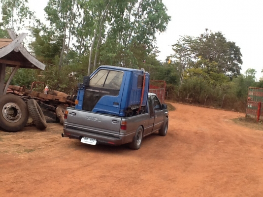 ขายครับหัวNKR สำหลับนักปัน พื้นไมผุ อุปกรณ์ ขาดฝานำ้มันเบรค แผงฟิวซ์ ชุดขาต้ังหัว+ชุดยกหัวครบ ขายที่23500