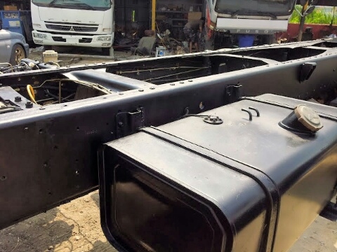 ขาย 10 ล้อ 2 เพลา ISUZU หัว "GIGA" กะบะท้ายลาด ขาย 10 ล้อ 2 เพลา ISUZU หัว "GIGA" กะบะท้ายลาด