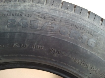 ขายยาง Michelin ดอกหนาโครงนิ่ม 245/70/16 ปี 10 = 1คู่ 800บาท