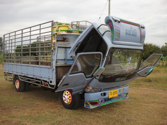 รับมัดจำแล้วครับ ขาย ISUZU NPR 120 แรง รถห้างแท้ ยาว 5 เมตร จดปี 40