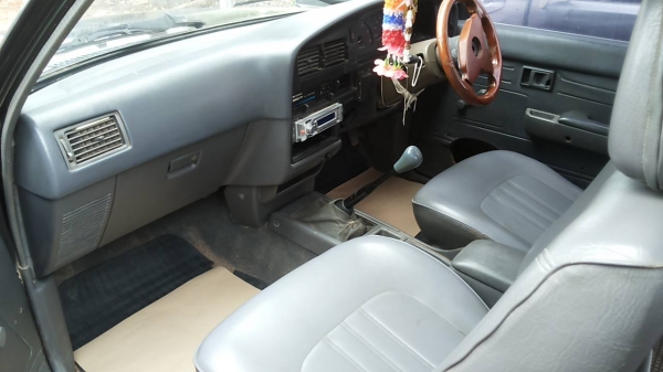 ***ขายแล้วครับขอบคุณ Truck2hand ขายกระบะแค็ปราคาเบาๆ TOYOTA ไมตี้เอ็กซ์ ปี35/92 เครื่องเดิมเกียร์เดิม เครื่อแน่นดีไม่เยิ้ม เกียร์ดีไม่หลุด ช่วงล่างปึ๊ก ไม่มีส่าย คัสซีสวยเดิมมากๆ ไม่มีผุ กระบะสวยพื้นไม่ผุ พื้นปูกระบะ ล้อแม็ก หัวบางเดิม หน้า-หลังเดิมไม่เคย ***ขายแล้วครับขอบคุณ Truck2hand ขายกระบะแค็ปราคาเบาๆ TOYOTA ไมตี้เอ็กซ์ ปี35/92 เครื่องเดิมเกียร์เดิม เครื่อแน่นดีไม่เยิ้ม เกียร์ดีไม่หลุด ช่วงล่างปึ๊ก ไม่มีส่าย คัสซีสวยเดิมมากๆ ไม่มีผุ กระบะสวยพื้นไม่ผุ พื้นปูกระบะ ล้อแม็ก หัวบางเดิม หน้า-หลังเดิมไม่เคย