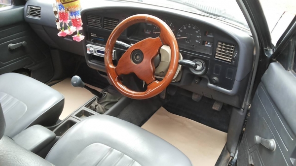 ***ขายแล้วครับขอบคุณ Truck2hand ขายกระบะแค็ปราคาเบาๆ TOYOTA ไมตี้เอ็กซ์ ปี35/92 เครื่องเดิมเกียร์เดิม เครื่อแน่นดีไม่เยิ้ม เกียร์ดีไม่หลุด ช่วงล่างปึ๊ก ไม่มีส่าย คัสซีสวยเดิมมากๆ ไม่มีผุ กระบะสวยพื้นไม่ผุ พื้นปูกระบะ ล้อแม็ก หัวบางเดิม หน้า-หลังเดิมไม่เคย ***ขายแล้วครับขอบคุณ Truck2hand ขายกระบะแค็ปราคาเบาๆ TOYOTA ไมตี้เอ็กซ์ ปี35/92 เครื่องเดิมเกียร์เดิม เครื่อแน่นดีไม่เยิ้ม เกียร์ดีไม่หลุด ช่วงล่างปึ๊ก ไม่มีส่าย คัสซีสวยเดิมมากๆ ไม่มีผุ กระบะสวยพื้นไม่ผุ พื้นปูกระบะ ล้อแม็ก หัวบางเดิม หน้า-หลังเดิมไม่เคย