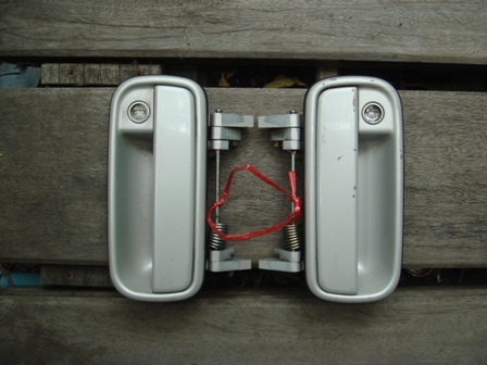 ขายมือดึงนอกประตู โตโยต้าไทเกอร์ 1คู่เก่าญี่ปุ่นครับ