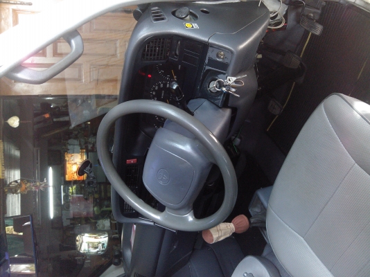 ขายรถตู้ปี98ตามสภาพ ซื้อมาจะวิ่งงานแล้วไม่ได้วิ่ง