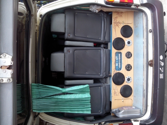 ขายรถตู้ปี98ตามสภาพ ซื้อมาจะวิ่งงานแล้วไม่ได้วิ่ง