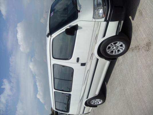 ขายรถตู้ปี98ตามสภาพ ซื้อมาจะวิ่งงานแล้วไม่ได้วิ่ง