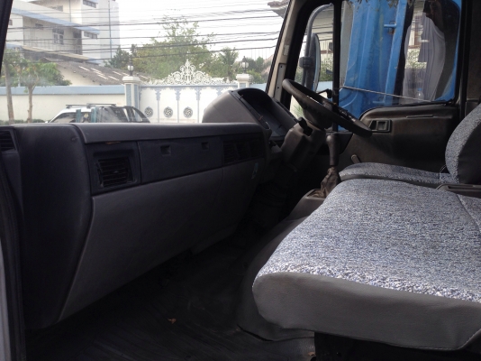 ขาย 6 ล้อ  ฮีโน่ รุ่น FC 4 J ตู้แห้งยาว 5.50 เมตร