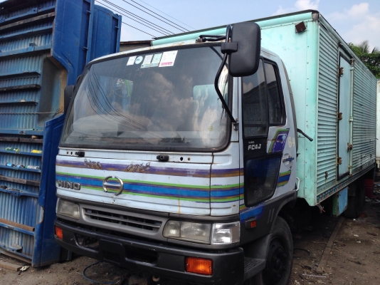 ขาย 6 ล้อ  ฮีโน่ รุ่น FC 4 J ตู้แห้งยาว 5.50 เมตร