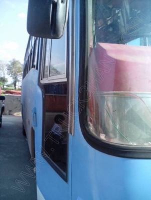 รถบัส ยี่ห้อ HINO  32 ที่นั่ง พัดลม