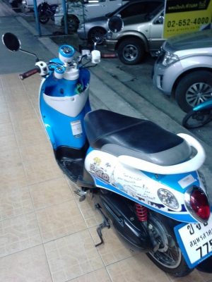 ขายถูก Yamaha Fino สีฟ้า ขาว ลายปารีส ปี 2555 รถเดิมๆ พร้อมใช้