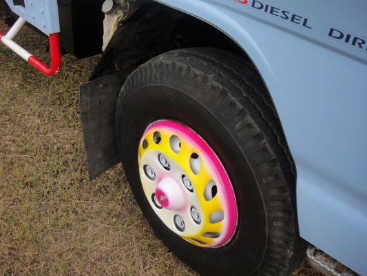 ขอบคุณทีมงาน Truck2Hand มากครับขาย ISUZU NPR 120 แรง รถห้างแท้ ยาว 5 เมตร จดปี 43