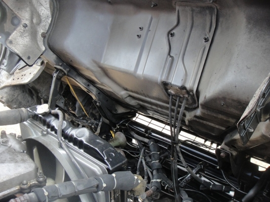 ขอบคุณทีมงาน Truck2Hand มากครับขาย ISUZU NPR 120 แรง รถห้างแท้ ยาว 5 เมตร จดปี 43