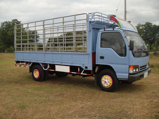 ขอบคุณทีมงาน Truck2Hand มากครับขาย ISUZU NPR 120 แรง รถห้างแท้ ยาว 5 เมตร จดปี 43