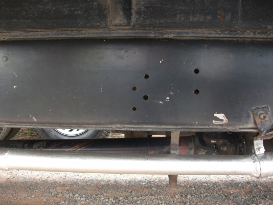 ขายรถบรรทุกตู้แห้งสำหรับขนสิ่งของรถอิสูซุร๊อกกี้ห้างเเท้เครื่อง175แรงปี40นางฟ้าเบรคทิฟฟี้ฟวงมาลัยเพลาเว้อยาว7เมตรเฟื่องท้ายใหญ่ครัชซีสวย โทร 0817894515